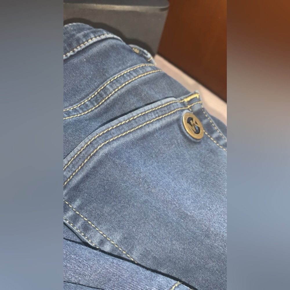 Jeans - Picture 2 of 4